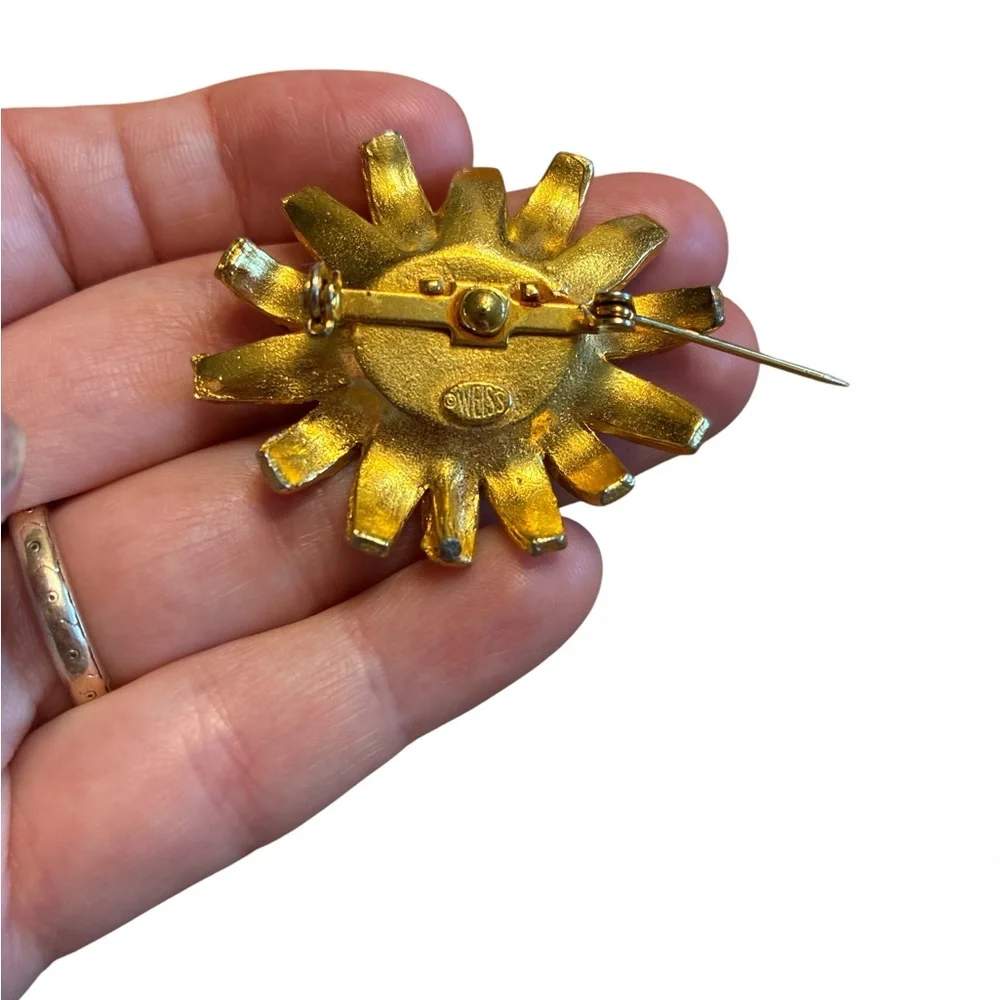 Weiss Enameled Daisy Brooch